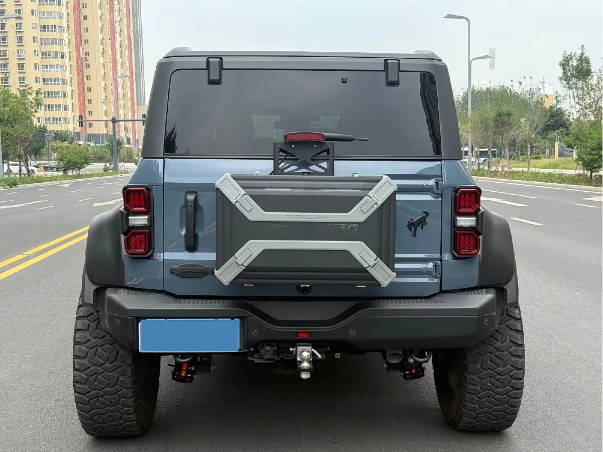 2024 Ford Bronco 2.3T 275HP L4 10AT,autocango,china used car exporter,china ev exporter,chinese used car exporter,chinese used ev exporter