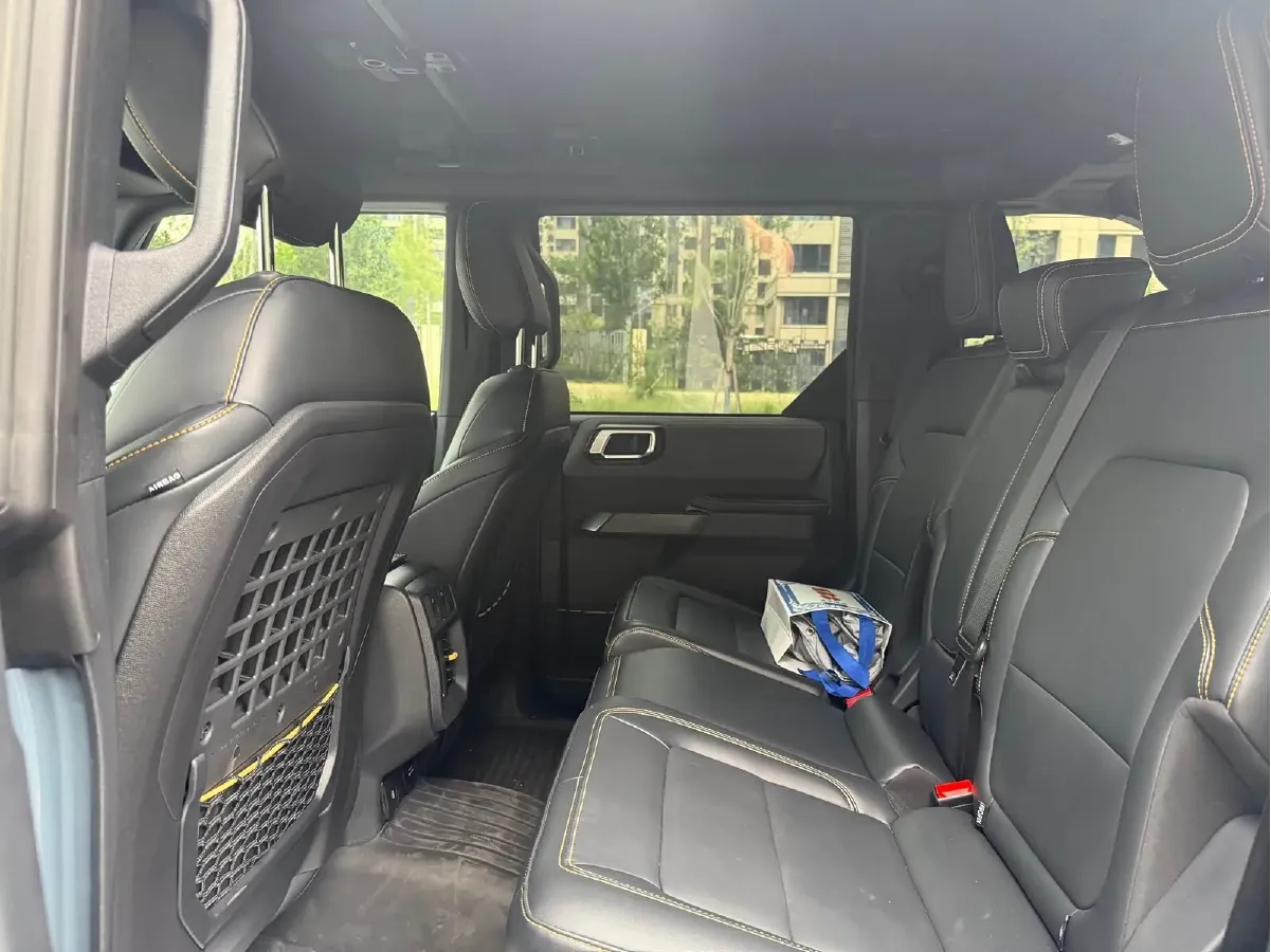 2024 Ford Bronco 2.3T 275HP L4 10AT,autocango,china used car exporter,china ev exporter,chinese used car exporter,chinese used ev exporter