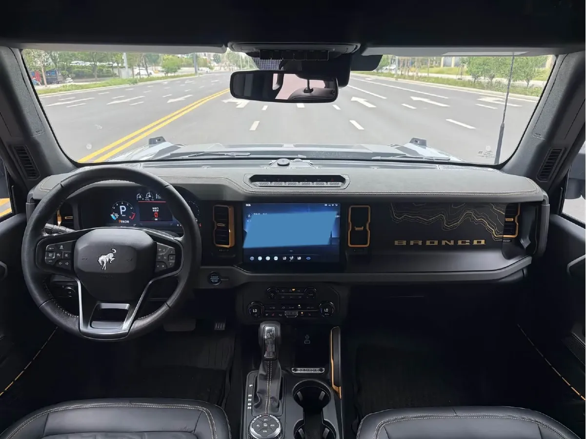 2024 Ford Bronco 2.3T 275HP L4 10AT,autocango,china used car exporter,china ev exporter,chinese used car exporter,chinese used ev exporter