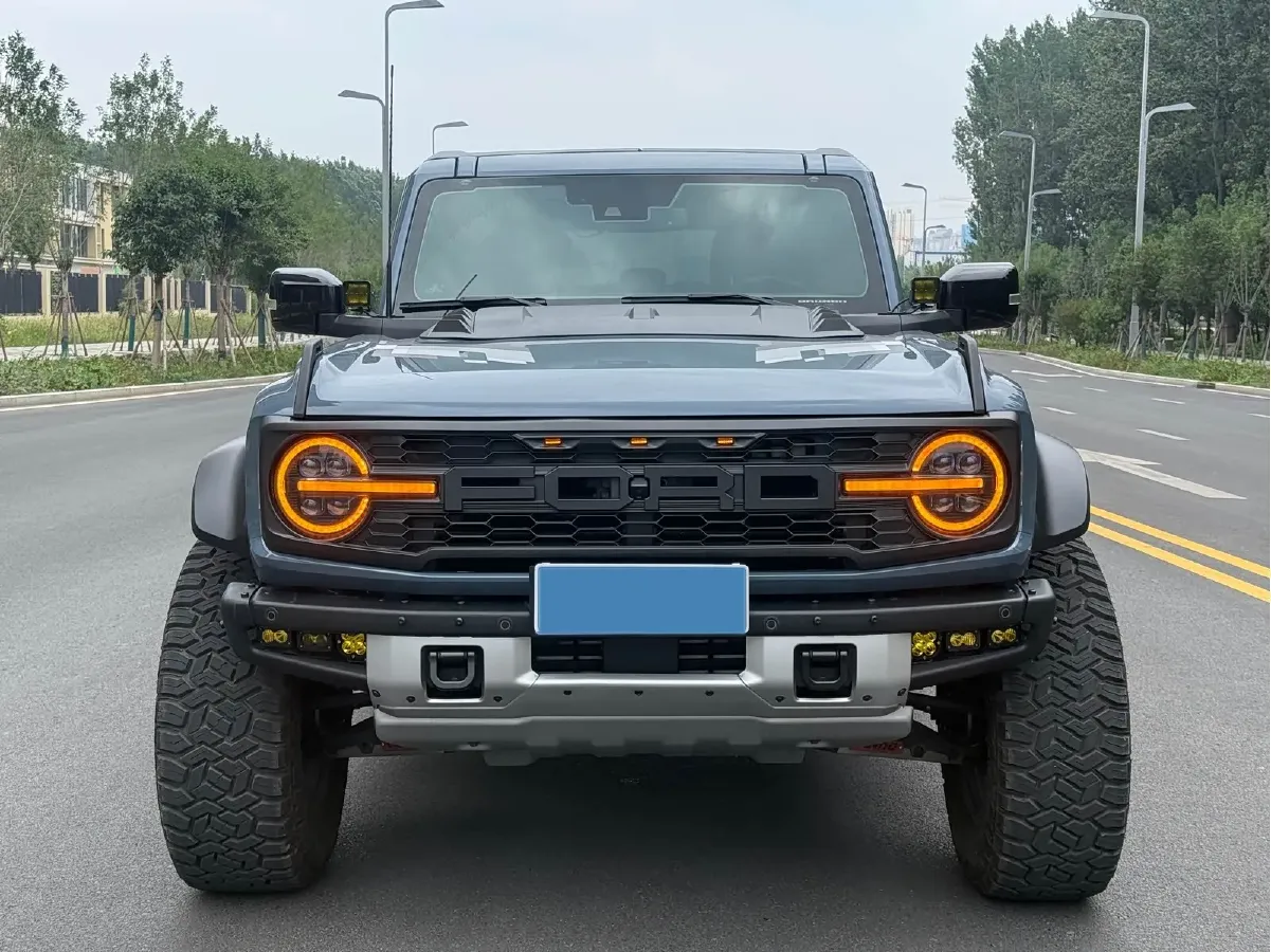 2024 Ford Bronco 2.3T 275HP L4 10AT,autocango,china used car exporter,china ev exporter,chinese used car exporter,chinese used ev exporter
