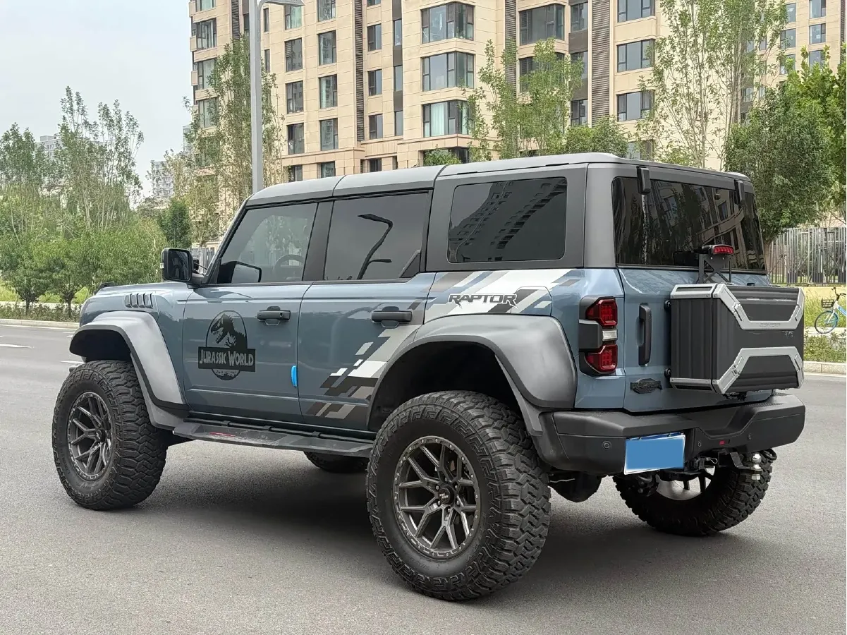 2024 Ford Bronco 2.3T 275HP L4 10AT,autocango,china used car exporter,china ev exporter,chinese used car exporter,chinese used ev exporter