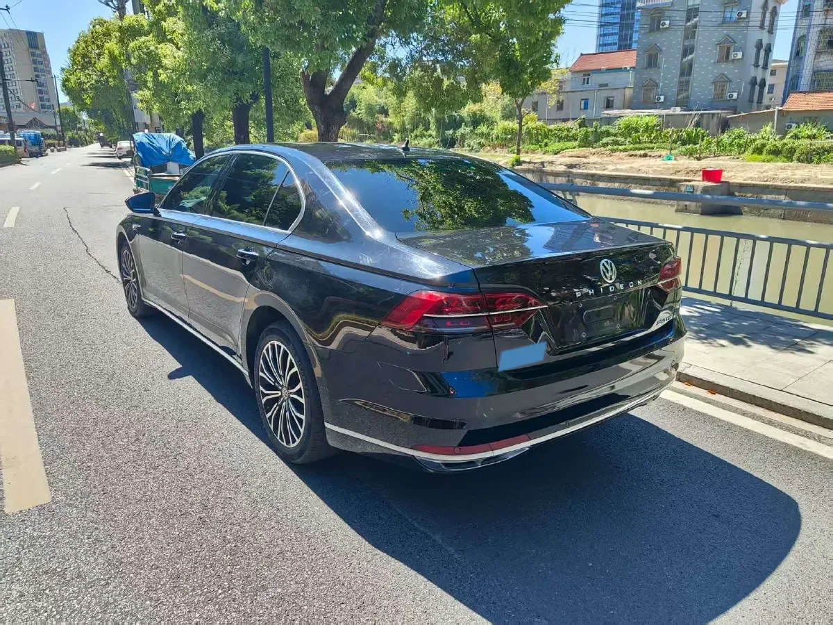 2018 Volkswagen Phideon 2.0T 224HP L4 7DCT,autocango,china used car exporter,china ev exporter,chinese used car exporter,chinese used ev exporter