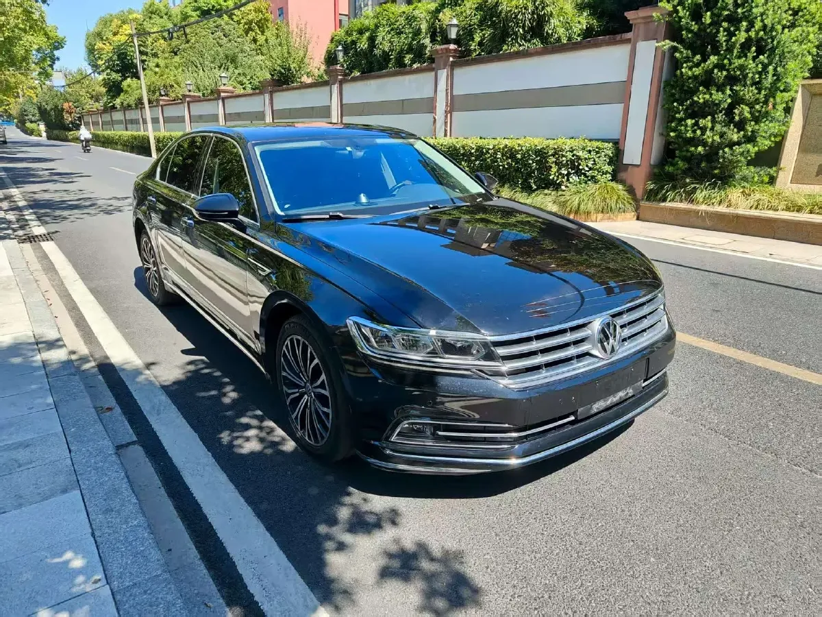2018 Volkswagen Phideon 2.0T 224HP L4 7DCT,autocango,china used car exporter,china ev exporter,chinese used car exporter,chinese used ev exporter
