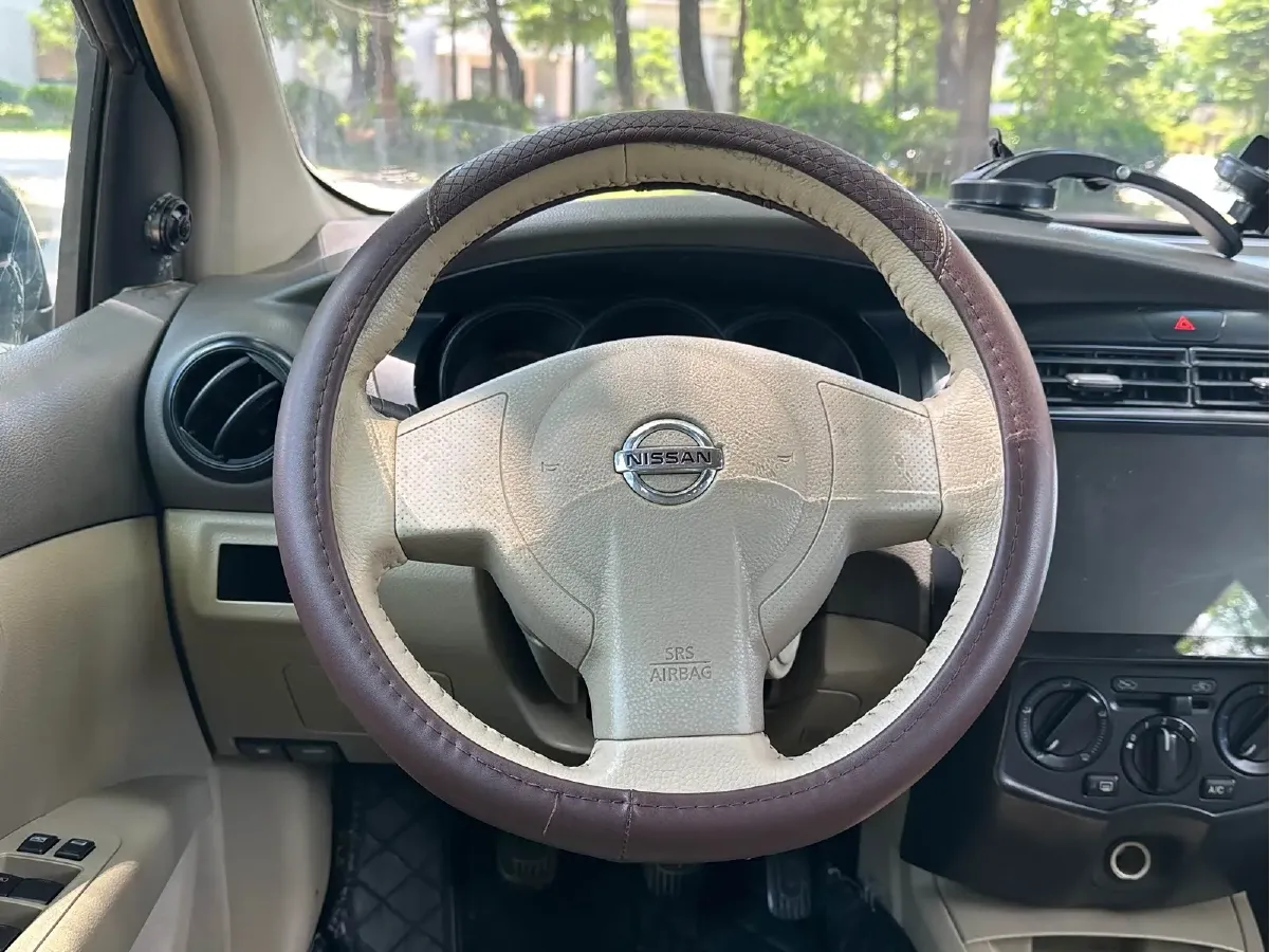 2009 Nissan Livina 1.6L 105HP L4 5MT,autocango,china used car exporter,china ev exporter,chinese used car exporter,chinese used ev exporter