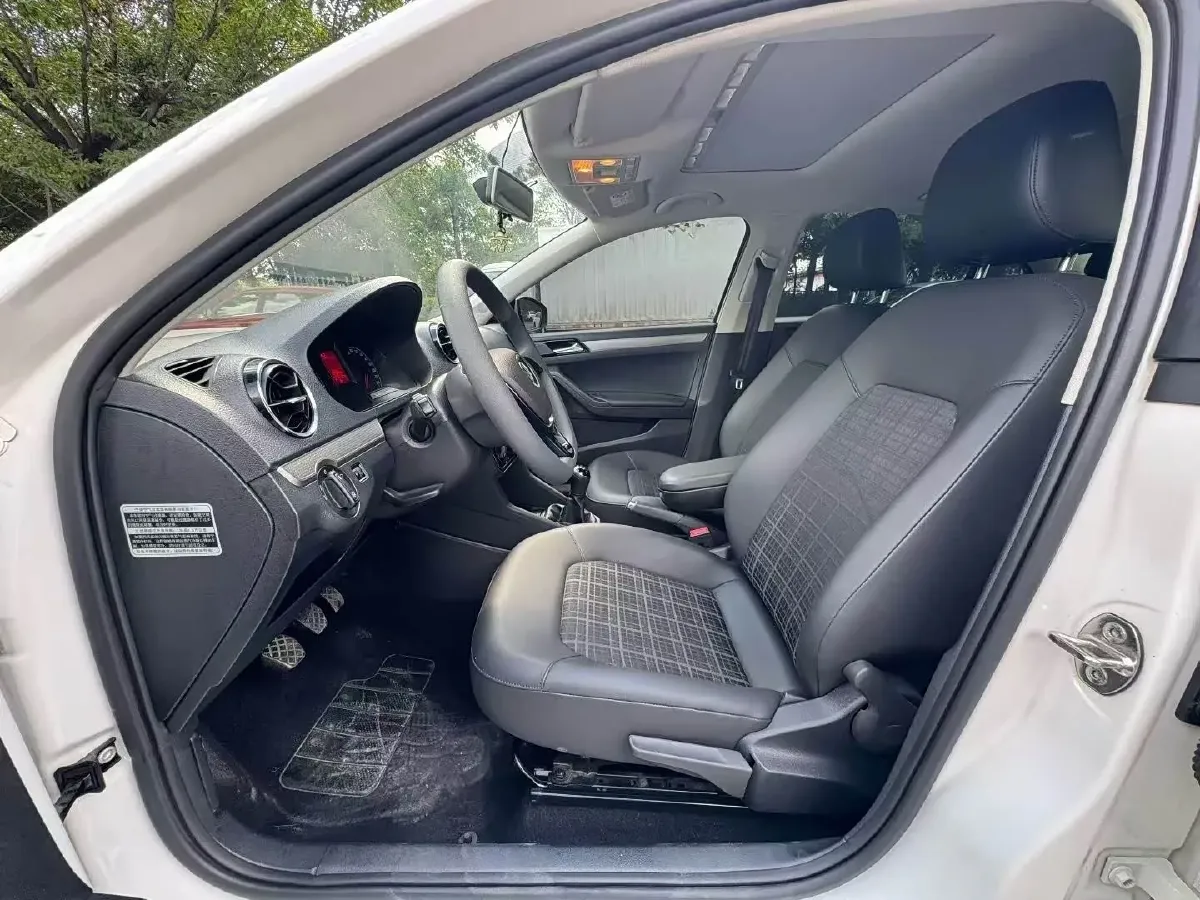 2017 Volkswagen Jetta 1.4L 90HP L4 5MT,autocango,china used car exporter,china ev exporter,chinese used car exporter,chinese used ev exporter