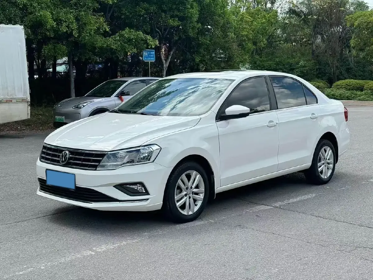 2017 Volkswagen Jetta 1.4L 90HP L4 5MT