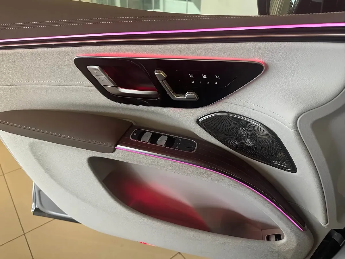 2023 Mercedes-Benz EQS SUV BEV 111.8KWH,autocango,china used car exporter,china ev exporter,chinese used car exporter,chinese used ev exporter