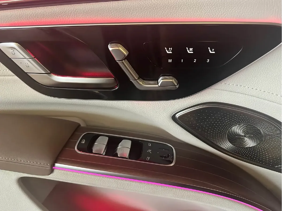 2023 Mercedes-Benz EQS SUV BEV 111.8KWH,autocango,china used car exporter,china ev exporter,chinese used car exporter,chinese used ev exporter