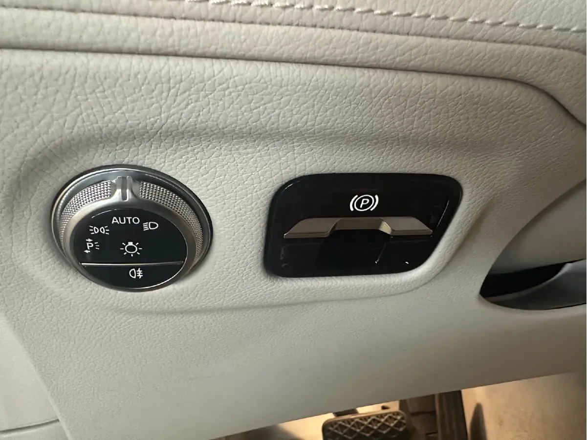 2023 Mercedes-Benz EQS SUV BEV 111.8KWH,autocango,china used car exporter,china ev exporter,chinese used car exporter,chinese used ev exporter