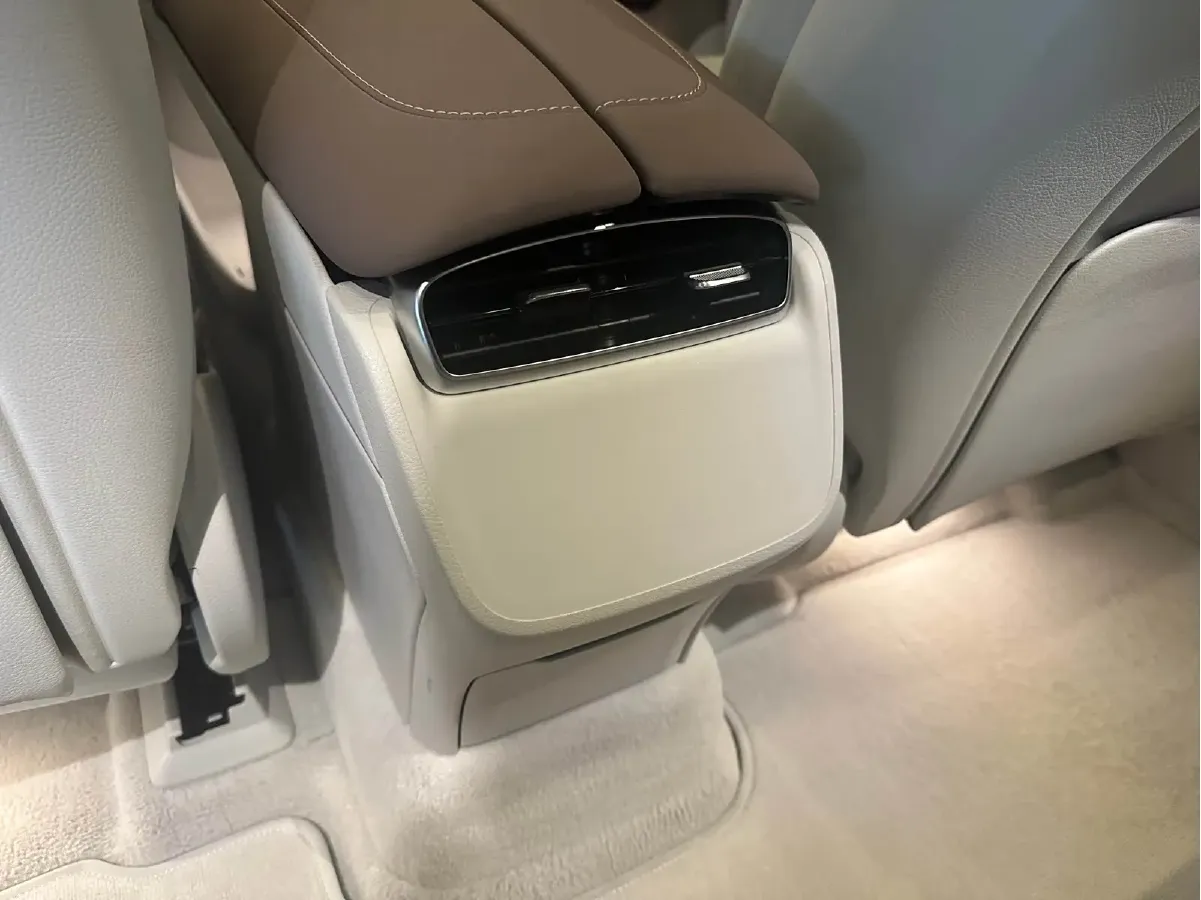 2023 Mercedes-Benz EQS SUV BEV 111.8KWH,autocango,china used car exporter,china ev exporter,chinese used car exporter,chinese used ev exporter