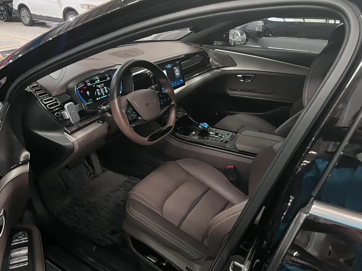 2022 BYD e9 BEV 63.36KWH,autocango,china used car exporter,china ev exporter,chinese used car exporter,chinese used ev exporter