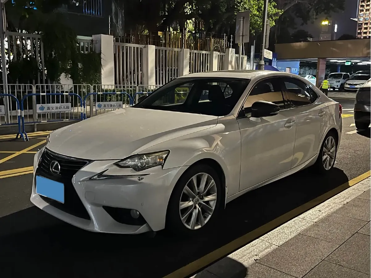 2013 Lexus IS 2.5L 208HP V6 6AT,autocango,china used car exporter,china ev exporter,chinese used car exporter,chinese used ev exporter