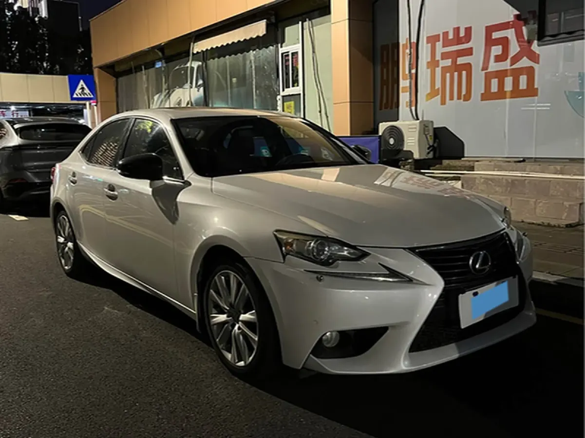 2013 Lexus IS 2.5L 208HP V6 6AT,autocango,china used car exporter,china ev exporter,chinese used car exporter,chinese used ev exporter