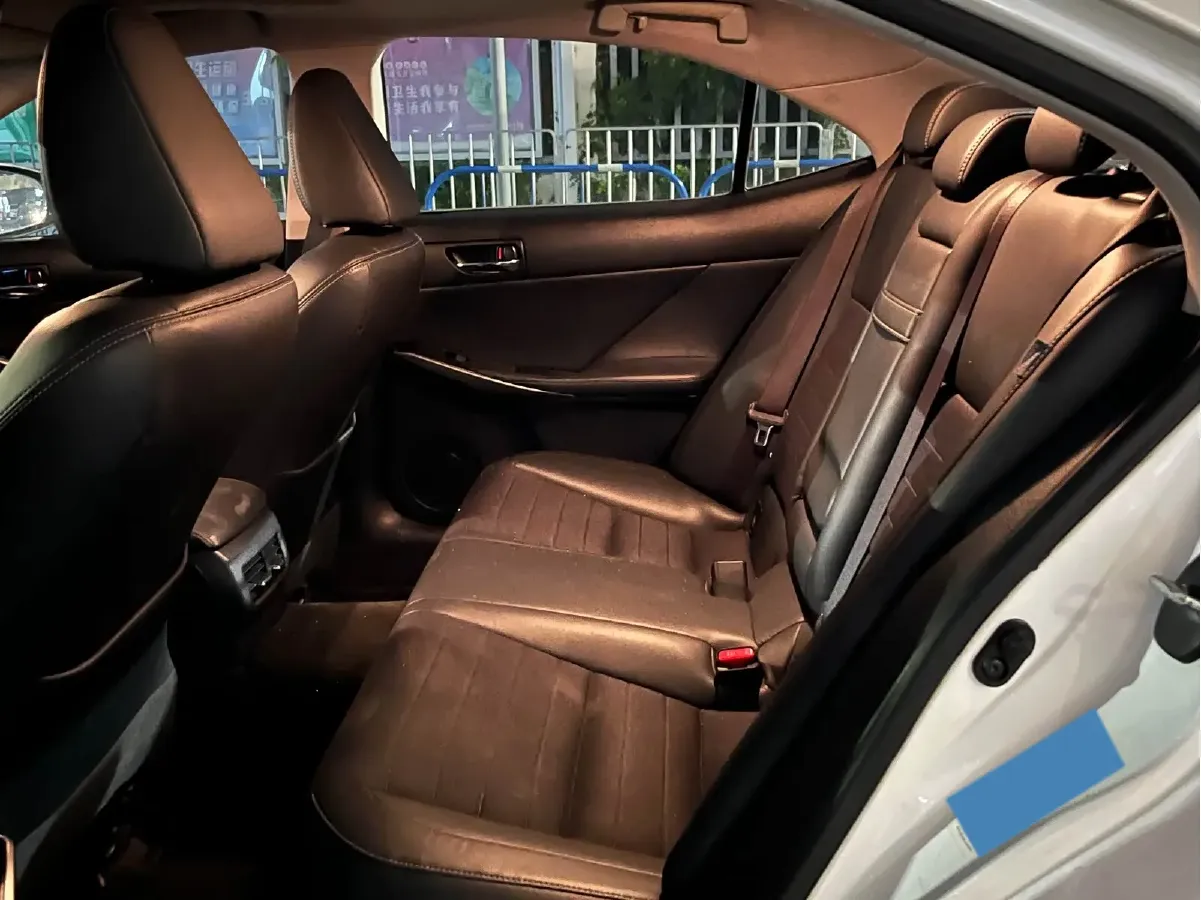 2013 Lexus IS 2.5L 208HP V6 6AT,autocango,china used car exporter,china ev exporter,chinese used car exporter,chinese used ev exporter