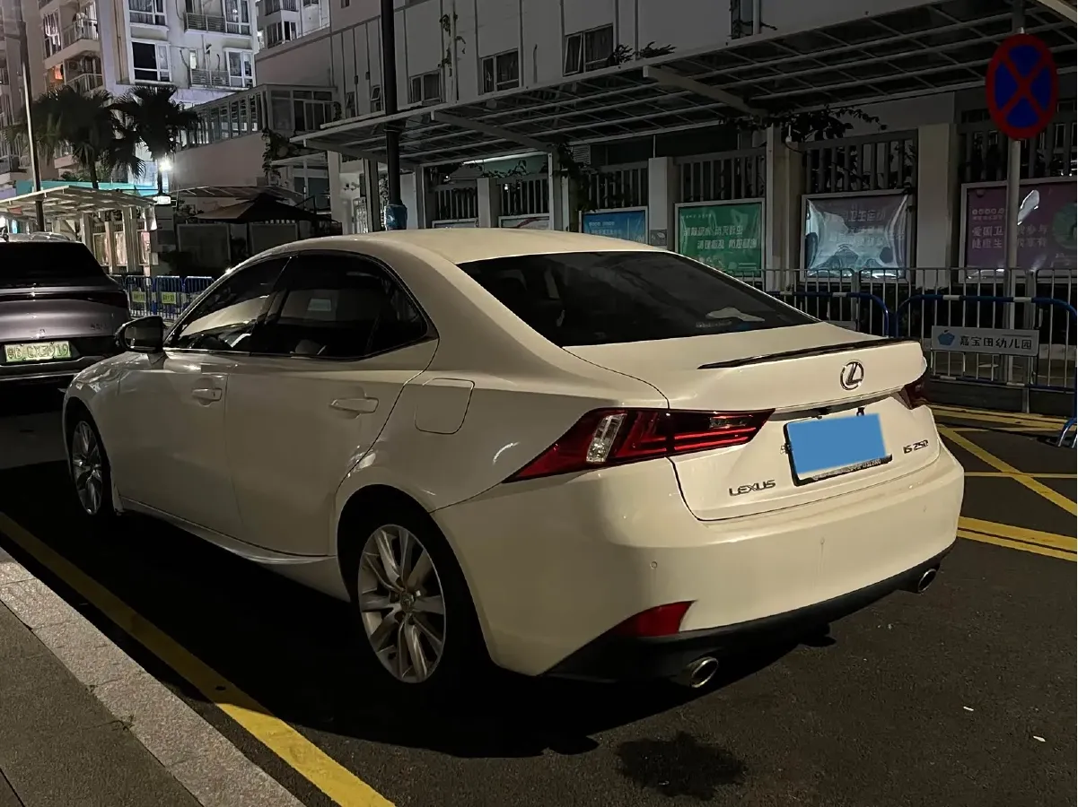 2013 Lexus IS 2.5L 208HP V6 6AT,autocango,china used car exporter,china ev exporter,chinese used car exporter,chinese used ev exporter