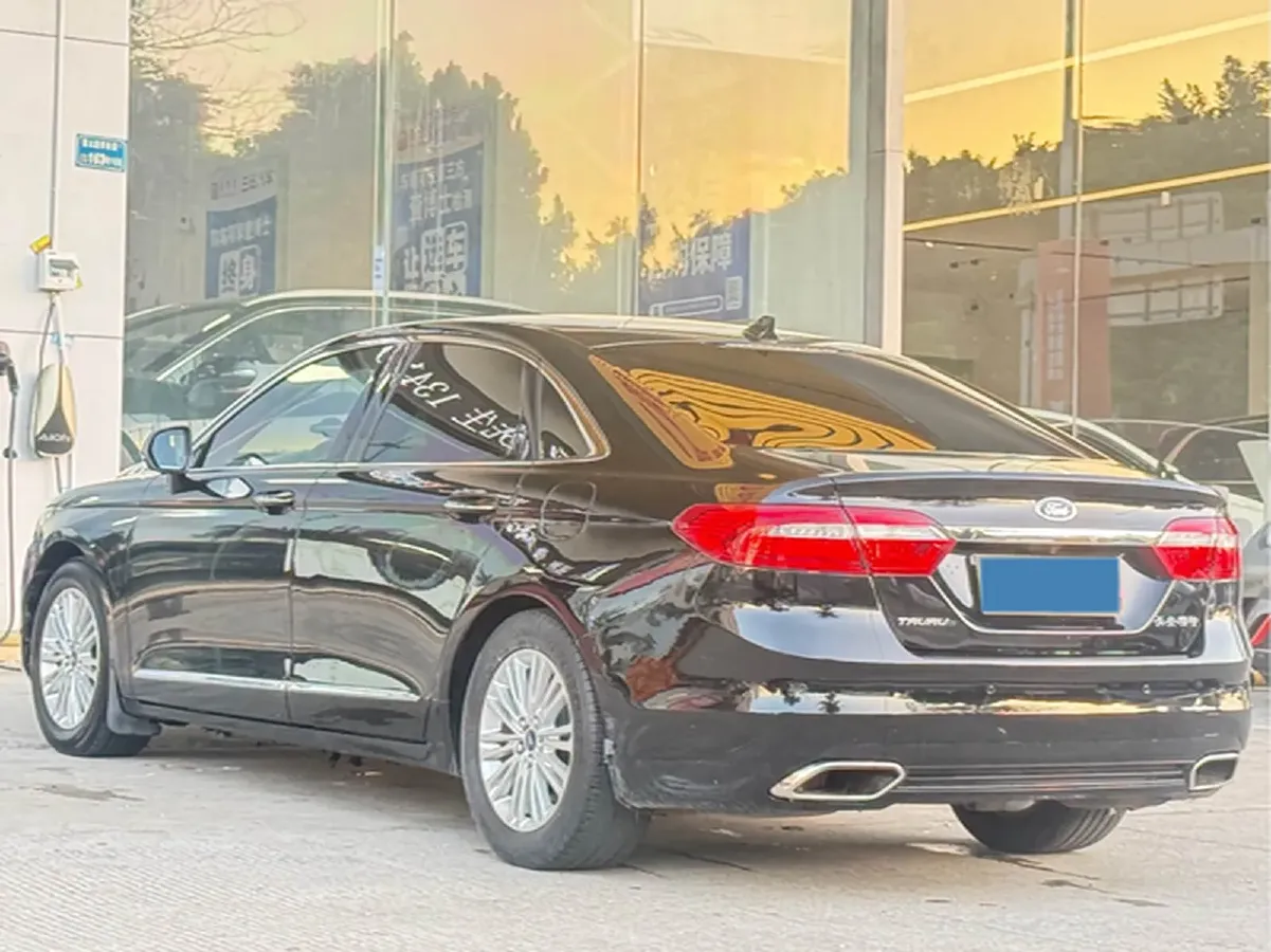 2017 Ford Taurus 2.0T 245HP L4 6AT,autocango,china used car exporter,china ev exporter,chinese used car exporter,chinese used ev exporter