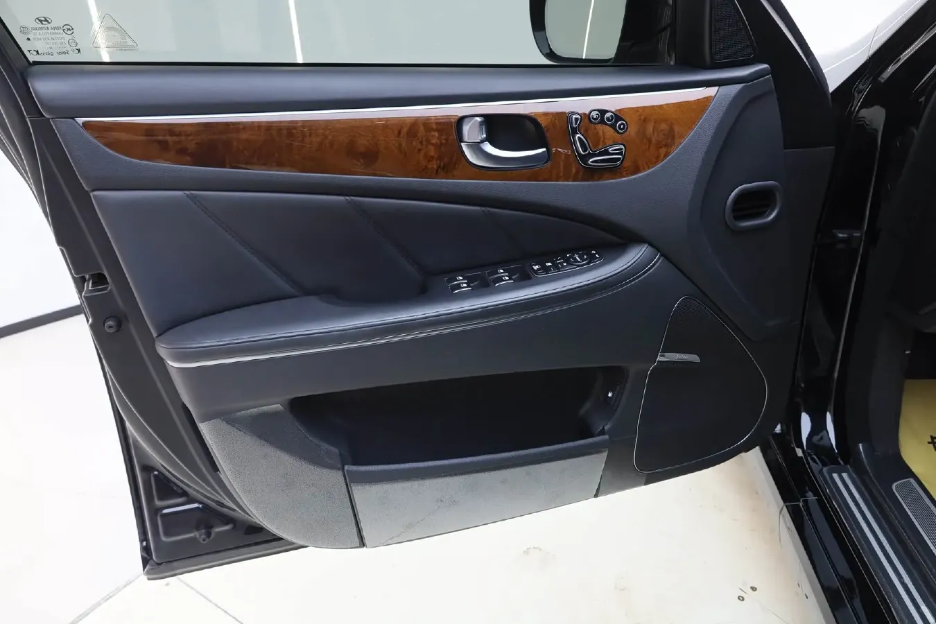 2014 Hyundai Equus 3.8L 335HP V6 8AT,autocango,china used car exporter,china ev exporter,chinese used car exporter,chinese used ev exporter