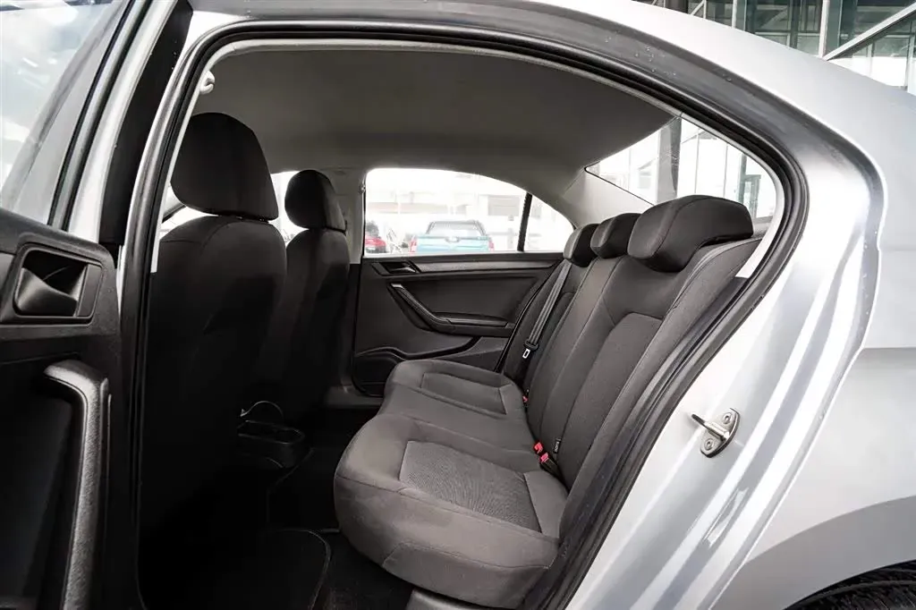 2015 Volkswagen Jetta 1.6L 110HP L4 6AT,autocango,china used car exporter,china ev exporter,chinese used car exporter,chinese used ev exporter