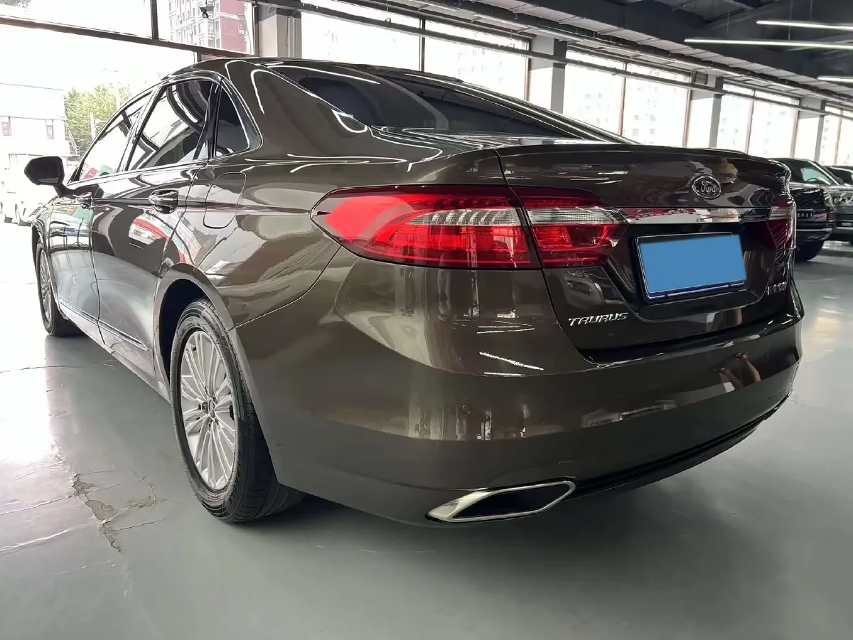 2015 Ford Taurus 2.0T 245HP L4 6AT,autocango,china used car exporter,china ev exporter,chinese used car exporter,chinese used ev exporter