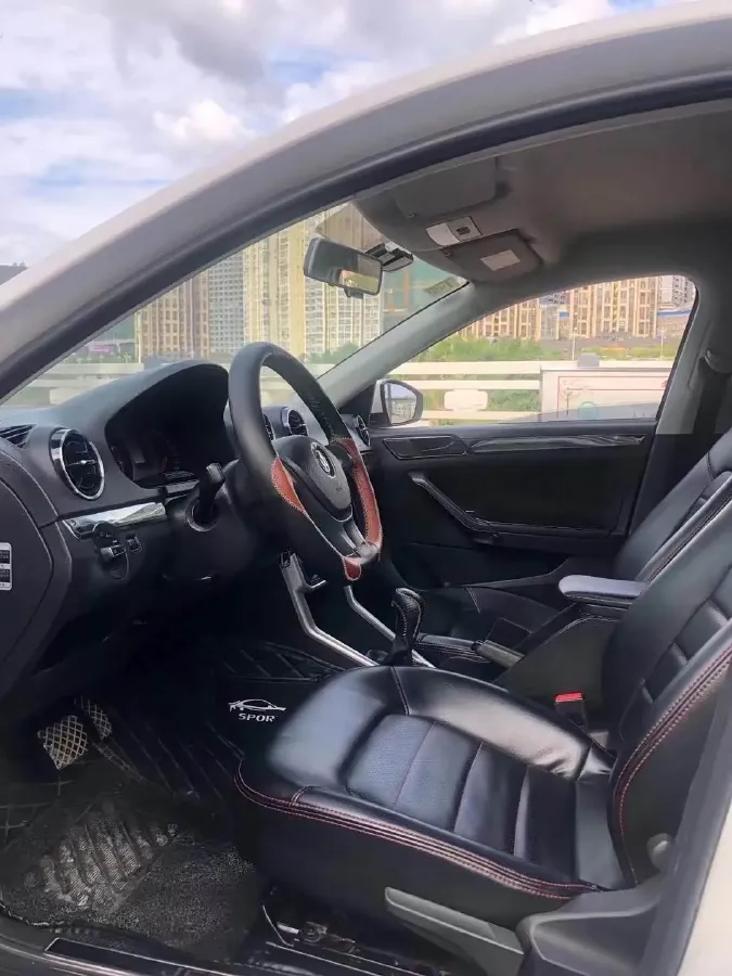 2015 Volkswagen Jetta 1.6L 110HP L4 6AT,autocango,china used car exporter,china ev exporter,chinese used car exporter,chinese used ev exporter