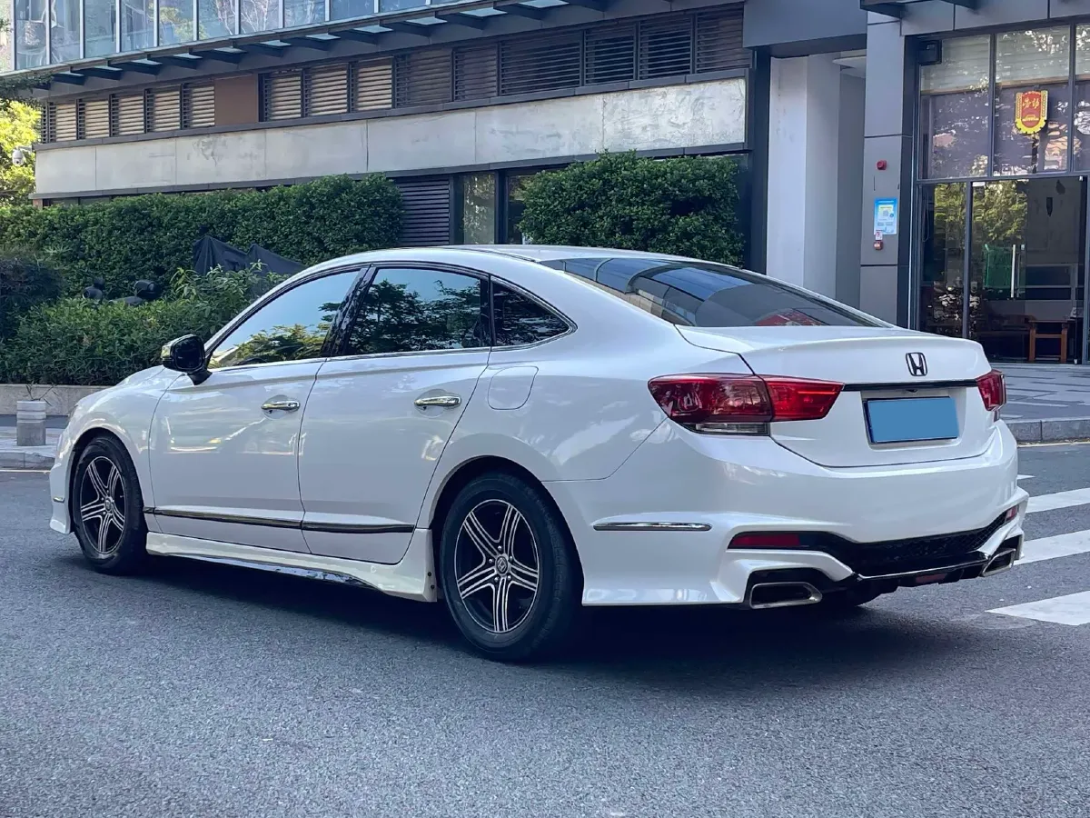 2015 Honda Spirior 2.0L 155HP L4 CVT,autocango,china used car exporter,china ev exporter,chinese used car exporter,chinese used ev exporter