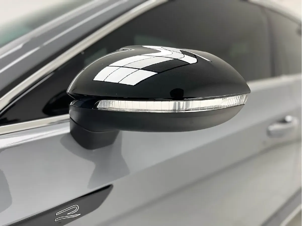 2024 Volkswagen CC 2.0T 220HP L4 7DCT,autocango,china used car exporter,china ev exporter,chinese used car exporter,chinese used ev exporter