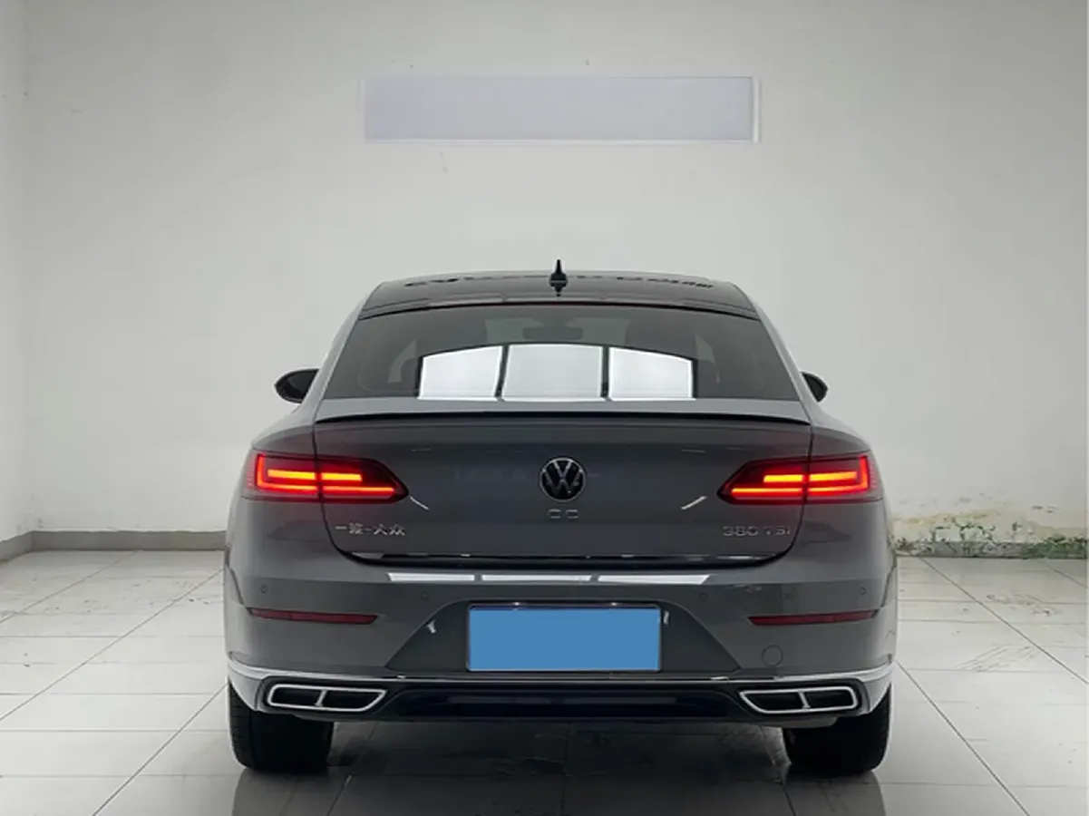 2024 Volkswagen CC 2.0T 220HP L4 7DCT,autocango,china used car exporter,china ev exporter,chinese used car exporter,chinese used ev exporter