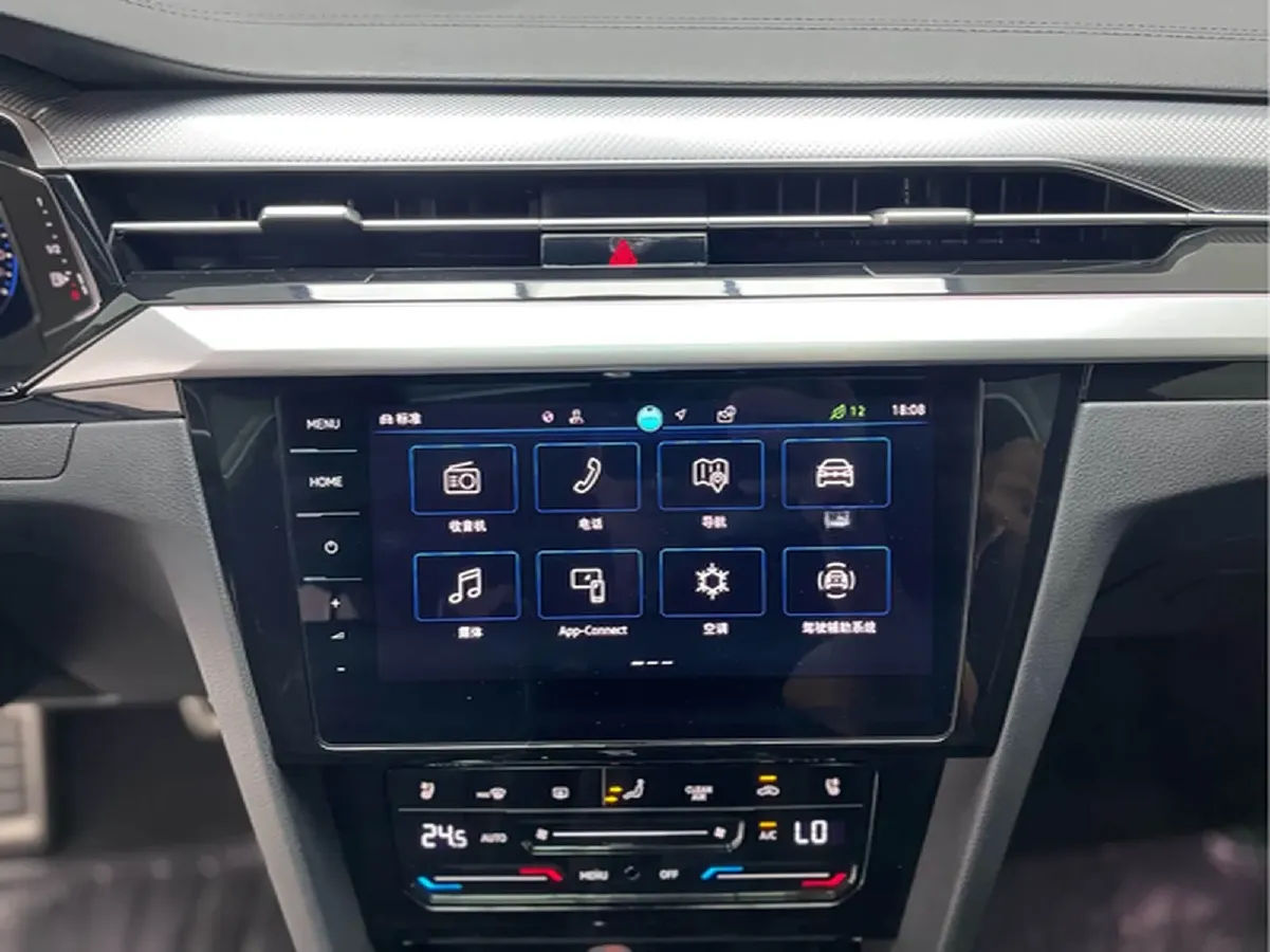 2024 Volkswagen CC 2.0T 220HP L4 7DCT,autocango,china used car exporter,china ev exporter,chinese used car exporter,chinese used ev exporter