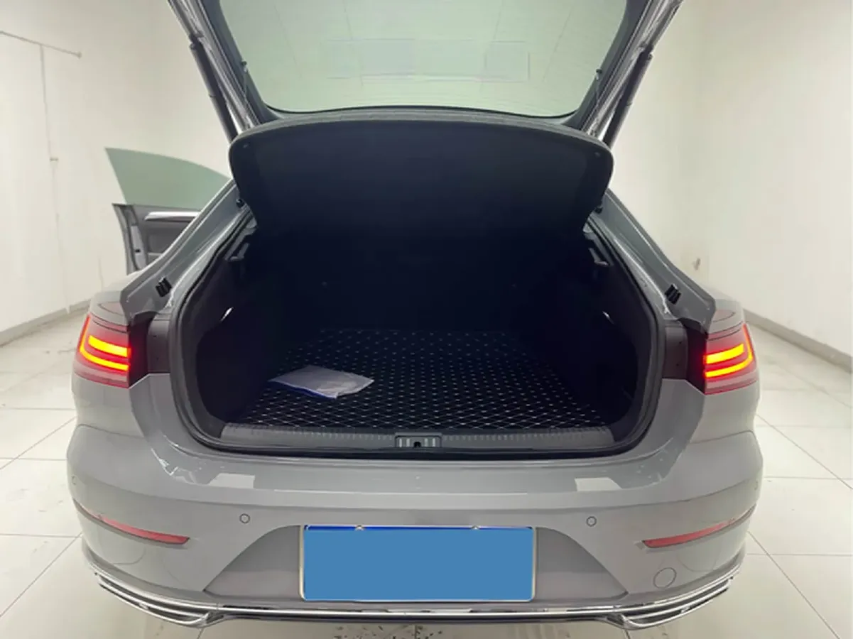 2024 Volkswagen CC 2.0T 220HP L4 7DCT,autocango,china used car exporter,china ev exporter,chinese used car exporter,chinese used ev exporter