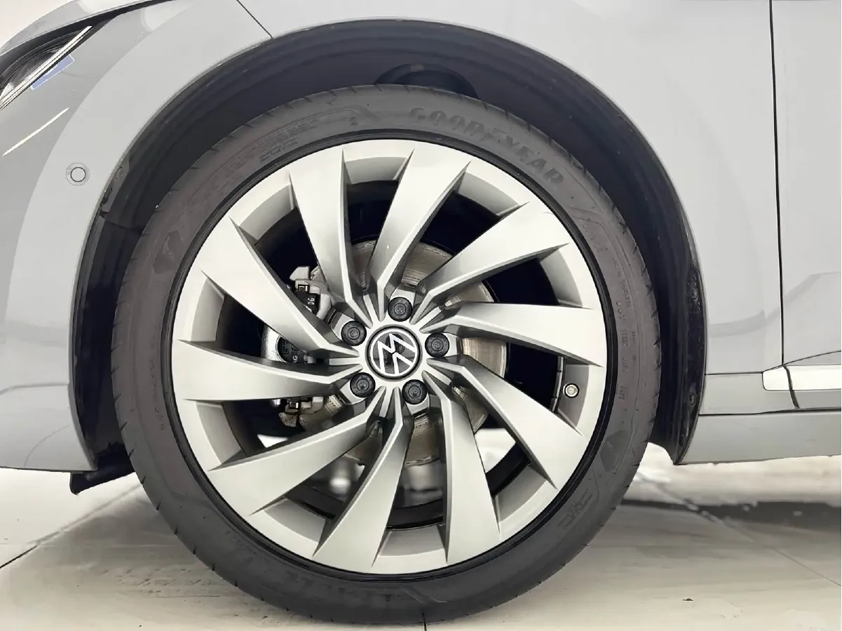 2024 Volkswagen CC 2.0T 220HP L4 7DCT,autocango,china used car exporter,china ev exporter,chinese used car exporter,chinese used ev exporter