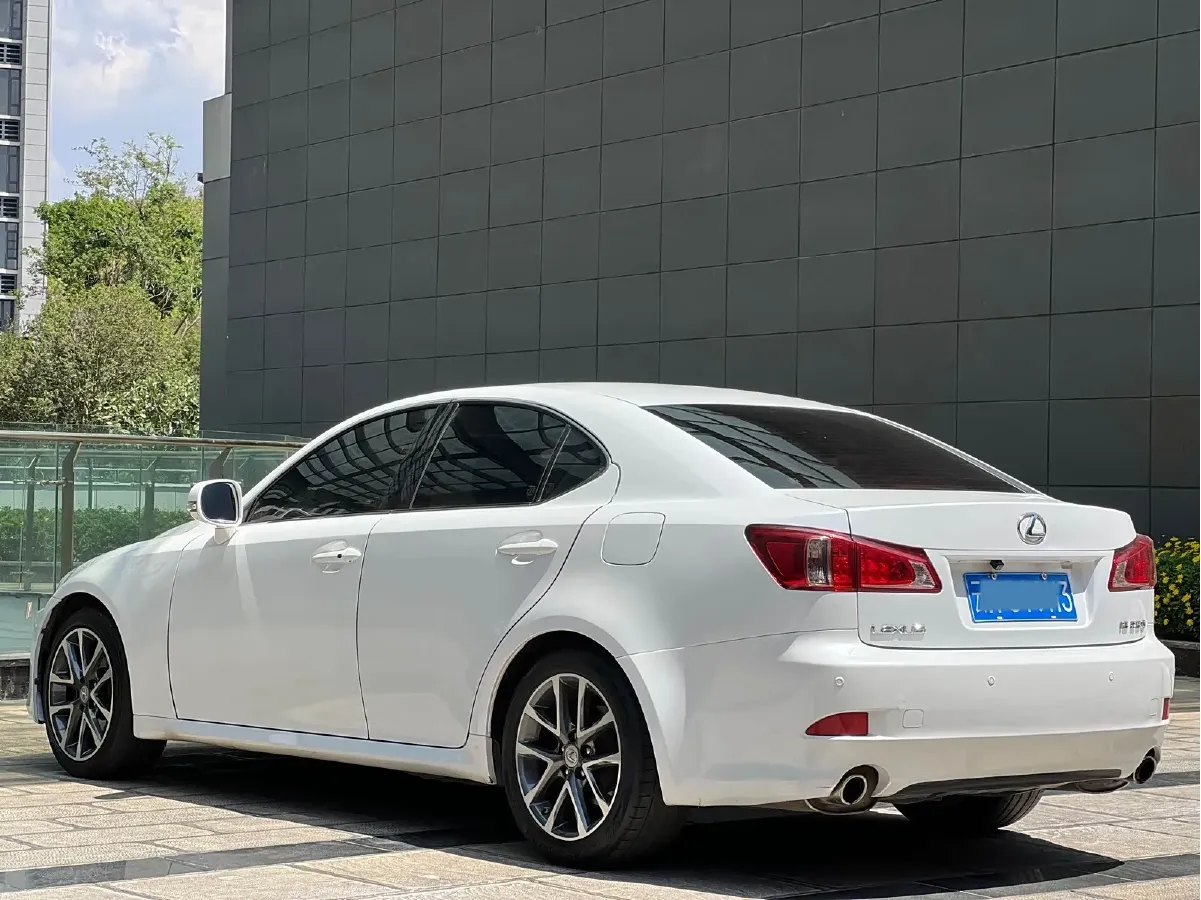2011 Lexus IS 2.5L 208HP V6 6AT,autocango,china used car exporter,china ev exporter,chinese used car exporter,chinese used ev exporter