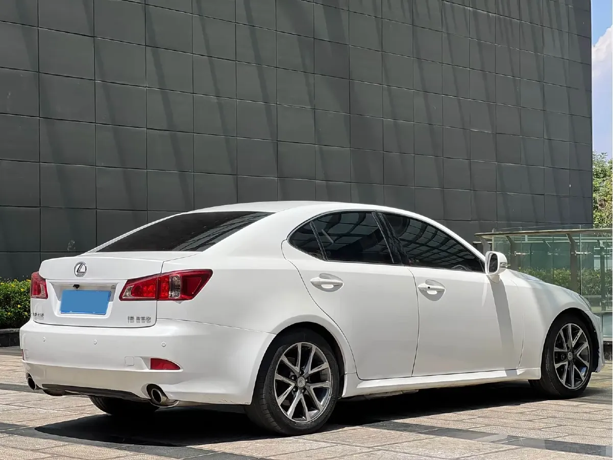 2011 Lexus IS 2.5L 208HP V6 6AT,autocango,china used car exporter,china ev exporter,chinese used car exporter,chinese used ev exporter