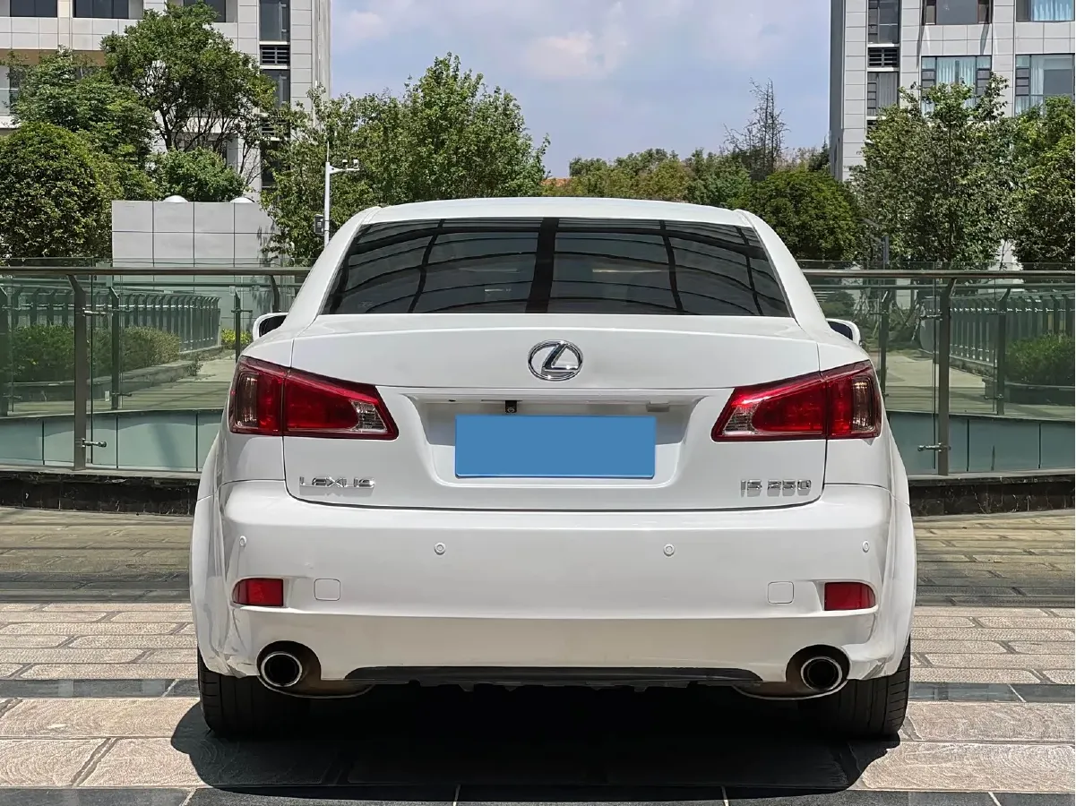 2011 Lexus IS 2.5L 208HP V6 6AT,autocango,china used car exporter,china ev exporter,chinese used car exporter,chinese used ev exporter