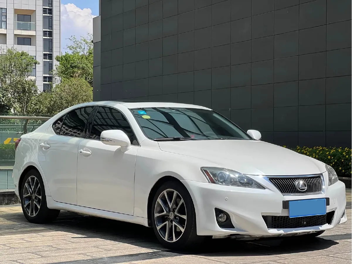 2011 Lexus IS 2.5L 208HP V6 6AT,autocango,china used car exporter,china ev exporter,chinese used car exporter,chinese used ev exporter