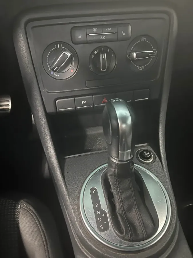 2014 Volkswagen Beetle 1.2T 105HP L4 7DCT,autocango,china used car exporter,china ev exporter,chinese used car exporter,chinese used ev exporter