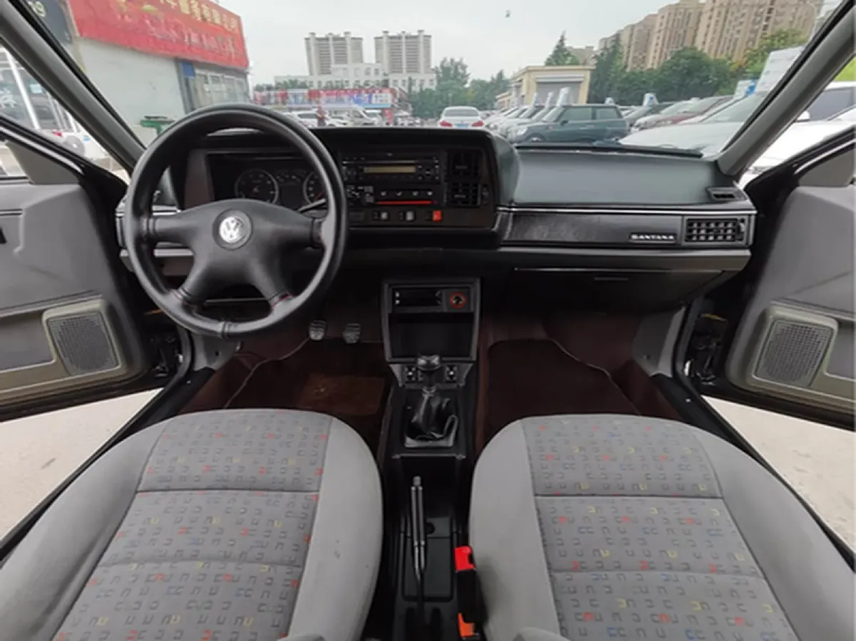 2004 Volkswagen Santana Classic 1.6L 87HP L4 5MT,autocango,china used car exporter,china ev exporter,chinese used car exporter,chinese used ev exporter