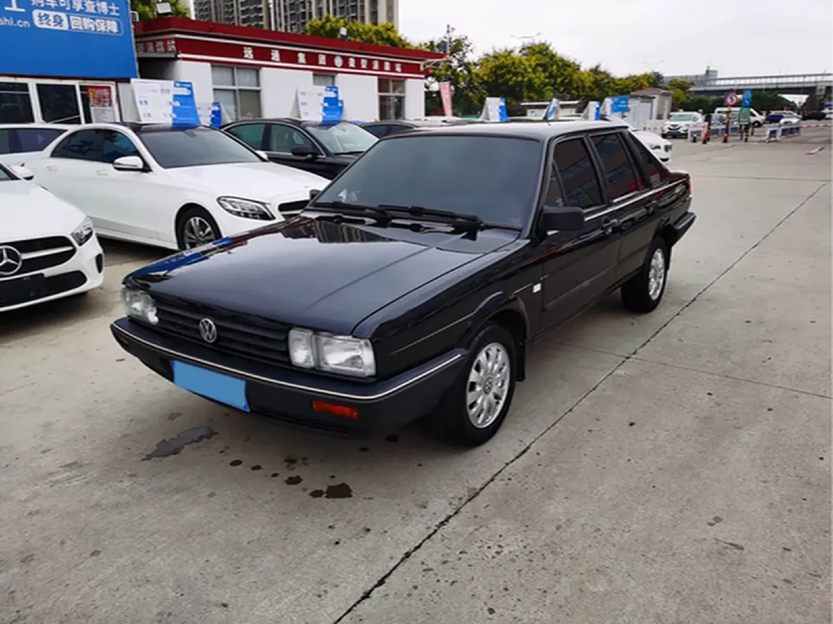 2004 Volkswagen Santana Classic 1.6L 87HP L4 5MT,autocango,china used car exporter,china ev exporter,chinese used car exporter,chinese used ev exporter