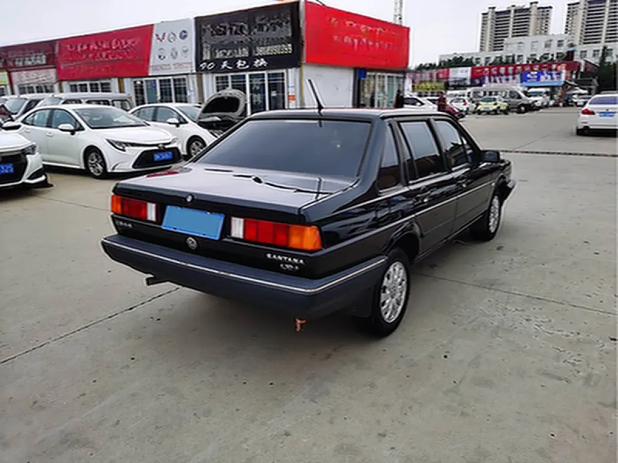 2004 Volkswagen Santana Classic 1.6L 87HP L4 5MT,autocango,china used car exporter,china ev exporter,chinese used car exporter,chinese used ev exporter