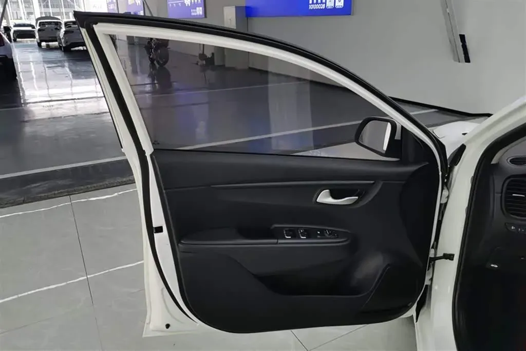 2017 Kia K2 1.4L 100HP L4 6MT,autocango,china used car exporter,china ev exporter,chinese used car exporter,chinese used ev exporter