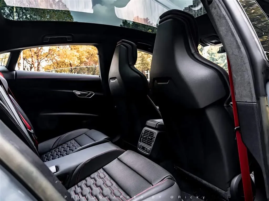 2023 Audi RS e-tron GT 2AT BEV 93.4KWH,autocango,china used car exporter,china ev exporter,chinese used car exporter,chinese used ev exporter