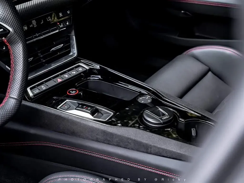 2023 Audi RS e-tron GT 2AT BEV 93.4KWH,autocango,china used car exporter,china ev exporter,chinese used car exporter,chinese used ev exporter