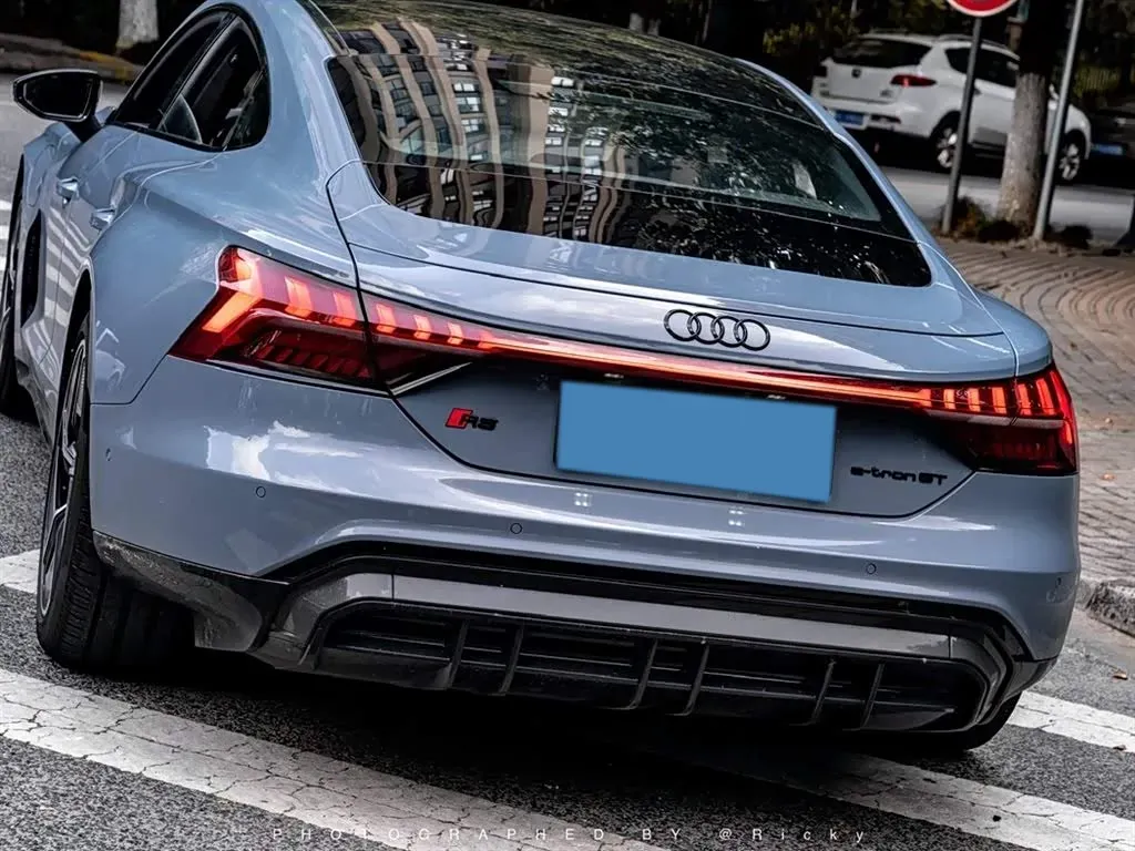 2023 Audi RS e-tron GT 2AT BEV 93.4KWH,autocango,china used car exporter,china ev exporter,chinese used car exporter,chinese used ev exporter