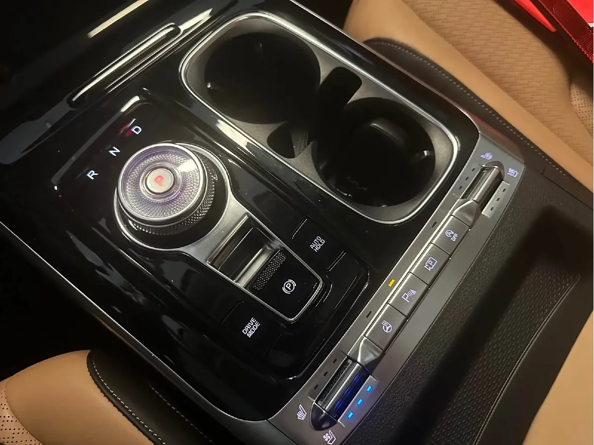 2021 Kia Carnival 2.0T 233HP L4 8AT,autocango,china used car exporter,china ev exporter,chinese used car exporter,chinese used ev exporter