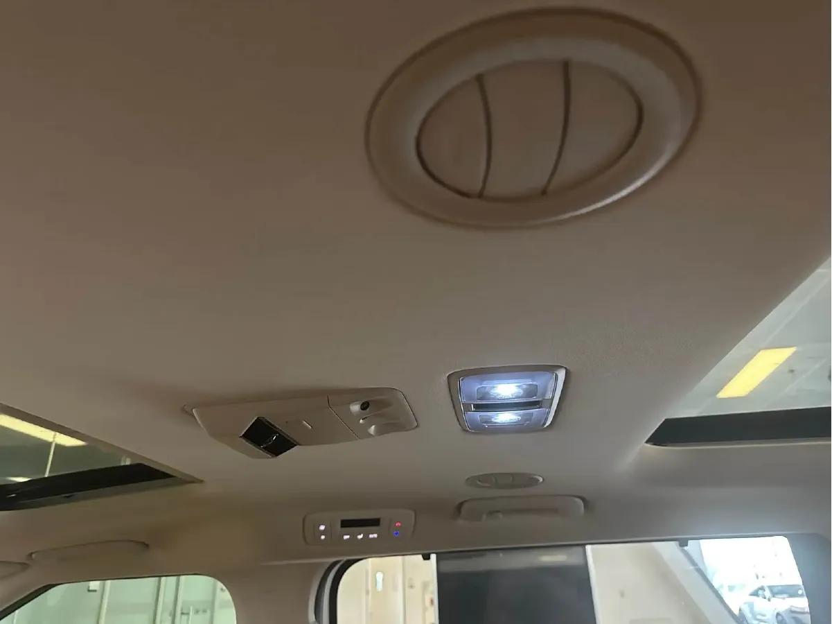 2021 Kia Carnival 2.0T 233HP L4 8AT,autocango,china used car exporter,china ev exporter,chinese used car exporter,chinese used ev exporter