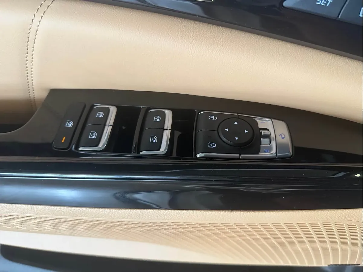 2021 Kia Carnival 2.0T 233HP L4 8AT,autocango,china used car exporter,china ev exporter,chinese used car exporter,chinese used ev exporter