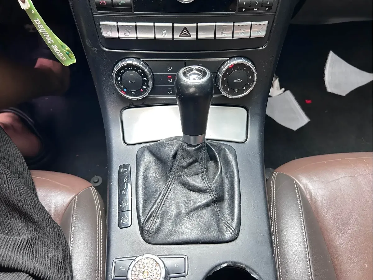 2011 Mercedes-Benz SLK Class 1.8T 184HP L4 7AT,autocango,china used car exporter,china ev exporter,chinese used car exporter,chinese used ev exporter