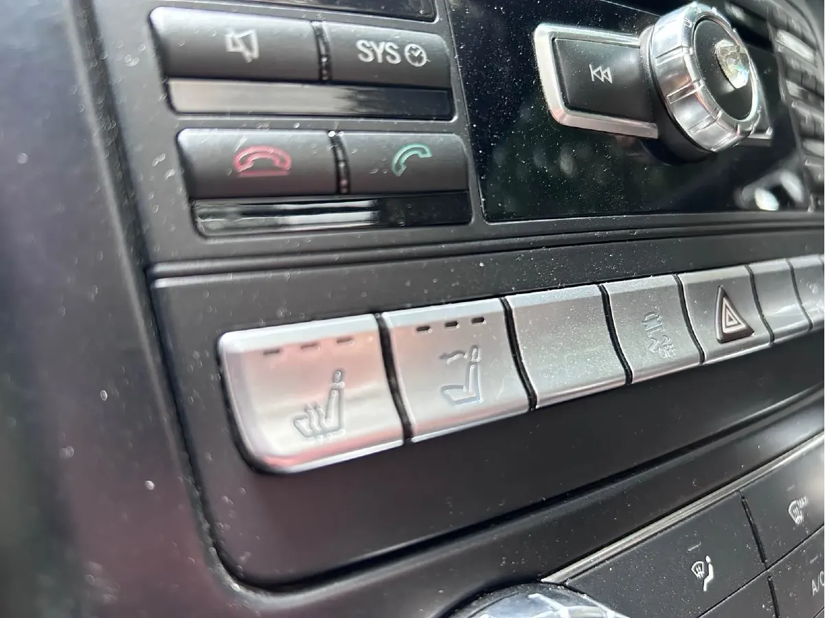 2011 Mercedes-Benz SLK Class 1.8T 184HP L4 7AT,autocango,china used car exporter,china ev exporter,chinese used car exporter,chinese used ev exporter