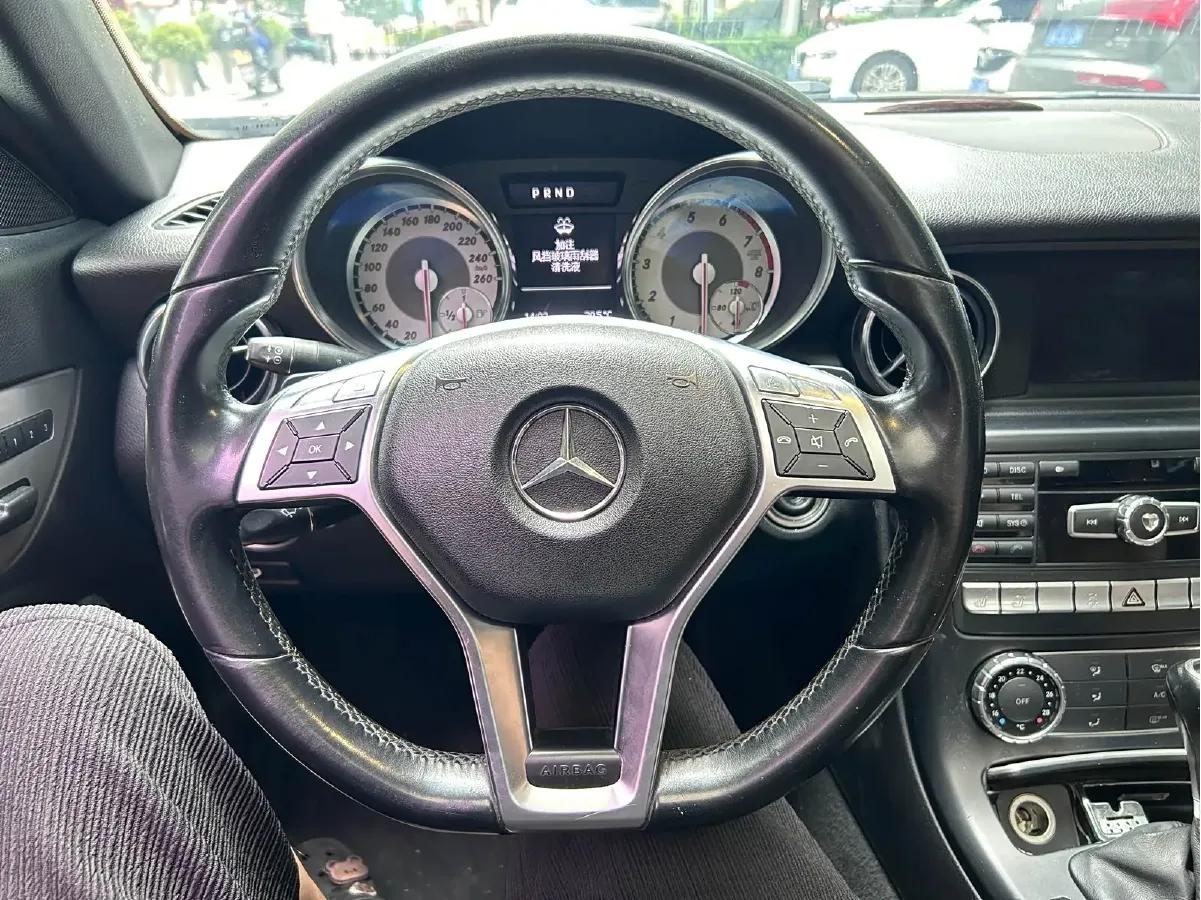 2011 Mercedes-Benz SLK Class 1.8T 184HP L4 7AT,autocango,china used car exporter,china ev exporter,chinese used car exporter,chinese used ev exporter