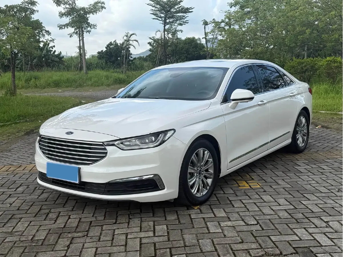 2019 Ford Taurus 2.0T 245HP L4 8AT,autocango,china used car exporter,china ev exporter,chinese used car exporter,chinese used ev exporter
