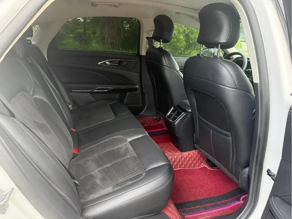 2019 Ford Taurus 2.0T 245HP L4 8AT,autocango,china used car exporter,china ev exporter,chinese used car exporter,chinese used ev exporter